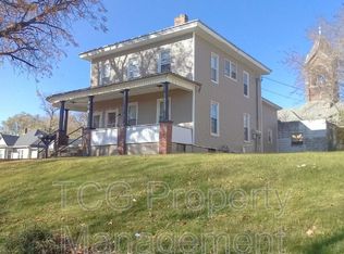 905 4th St APT 2, La Salle, IL 61301