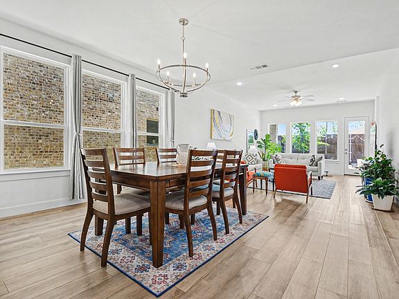 4th image of 4905 Celestial Rd
