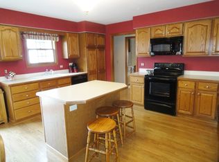 2235 Willowtree Ln, Maumee, OH 43537