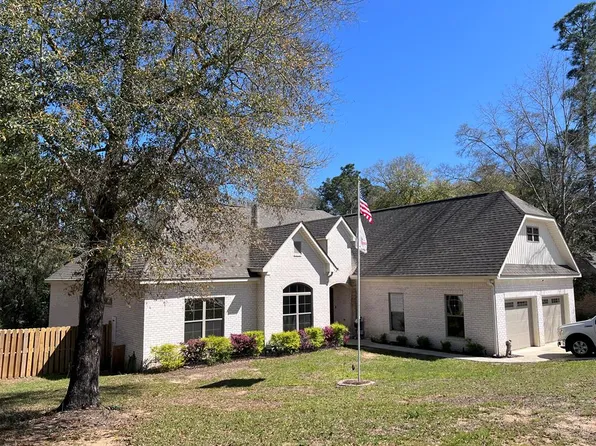 207 Wicklow Dr, Dothan, AL 36303