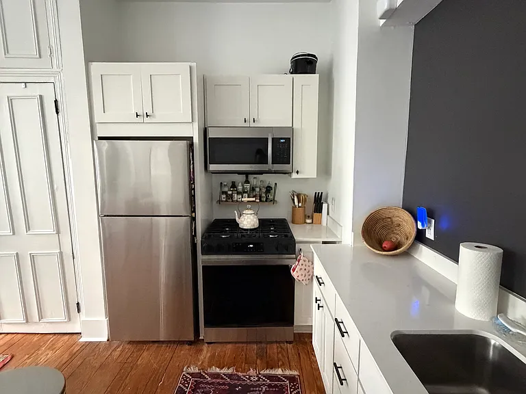 34 Chalmers St #2 — Photo 5