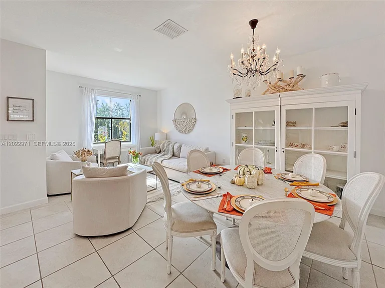 14813 SW 183rd Ter #14813 — Photo 6
