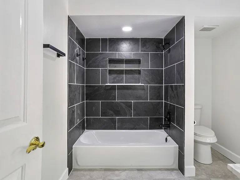 1536 Oak Grove Rd — Photo 3