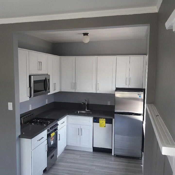 1st image of 2422 Sichel St APT 16