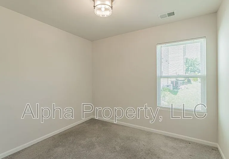 304 Long Grove Ln — Photo 17