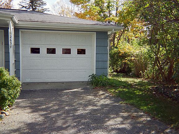 1.5 car attached garage