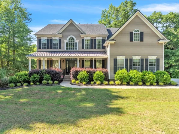 10 Modesto Ln, Simpsonville, SC 29681