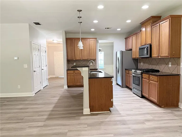 3051 Montauk Hill Dr — Photo 18