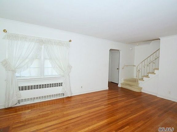 2nd image of 3 Garden Pl