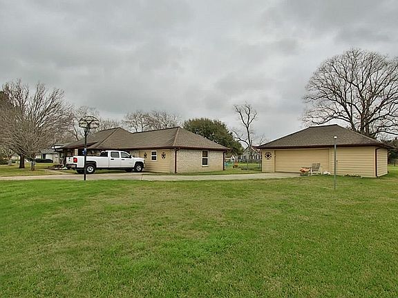 3rd image of 19202 Fisher Dr