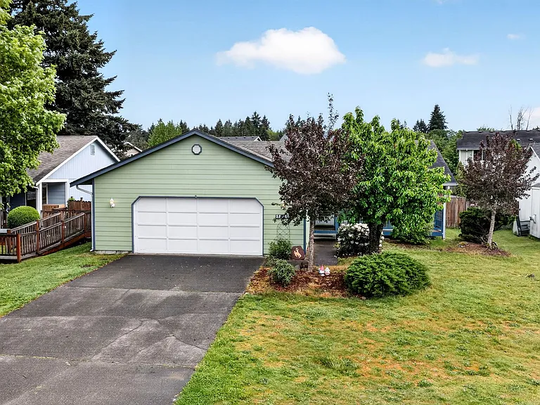 15619 Parkview Dr SE — Photo 1