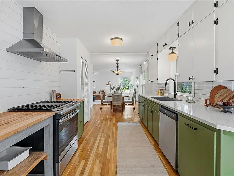 900 Stark St — Photo 10