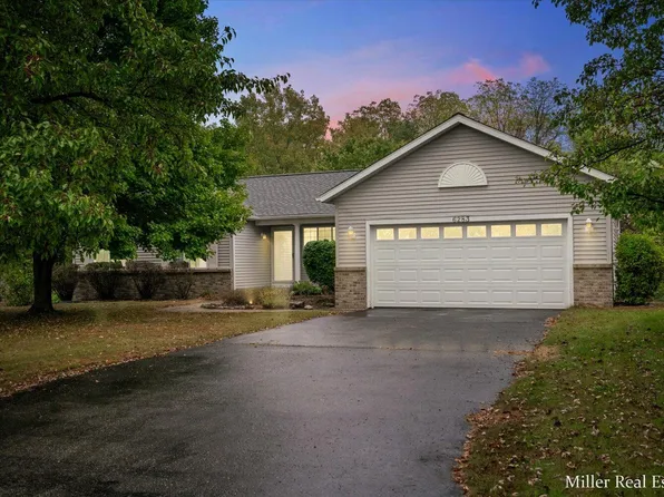 6283 Thornapple Valley Dr, Hastings, MI 49058