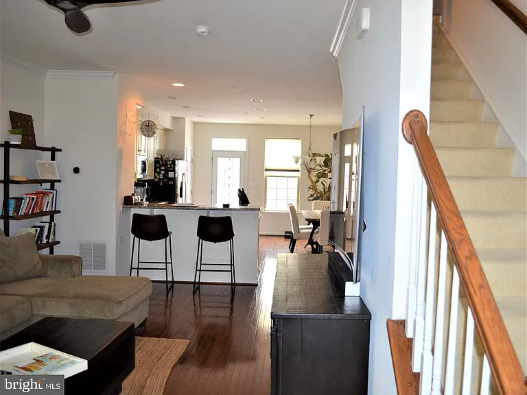 1728 Lantern Mews — Photo 5