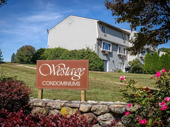 4 Carillon Drive APT A, Rocky Hill, CT 06067