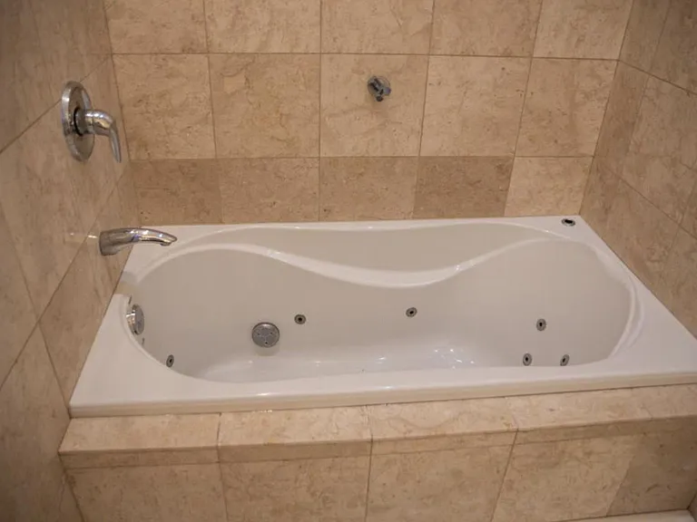 1356 W Augusta Blvd #401 — Photo 12