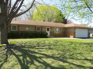 3279 Kentwood Pkwy, Rockford, IL 61109