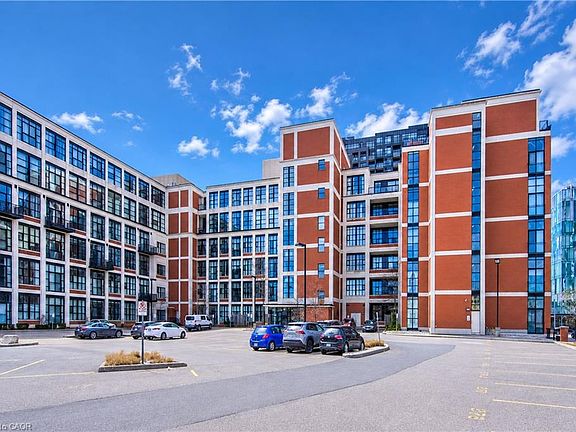 3rd image of 404 King St W #405