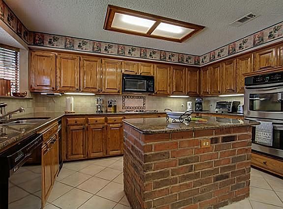3rd image of 1120 Wiltshire Dr