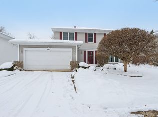 690 Dunhill Dr, Buffalo Grove, IL 60089