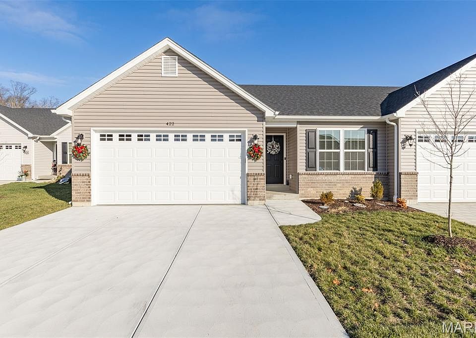 1st image of 422 Harry Truman Ct