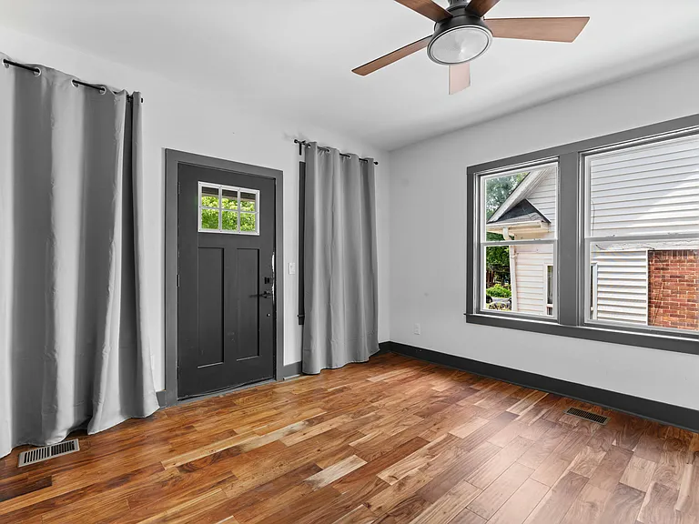 384 Altoona Pl SW #A — Photo 5