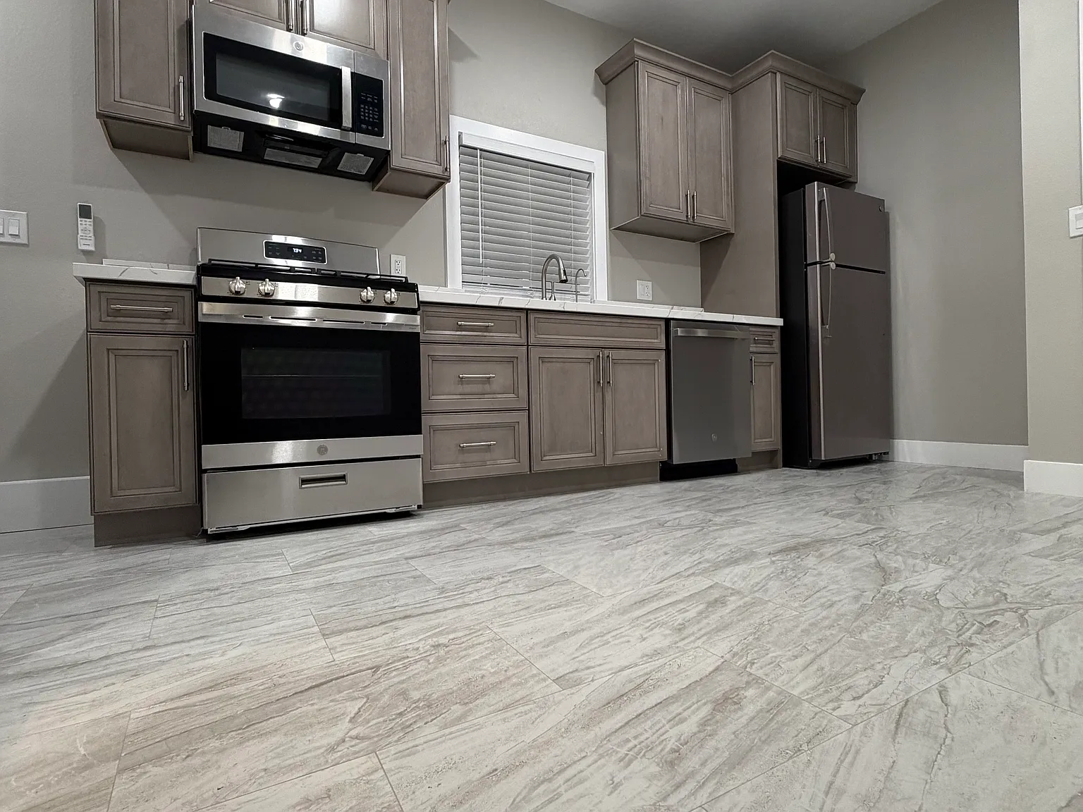 S Powers Ave, Manteca — Photo 1