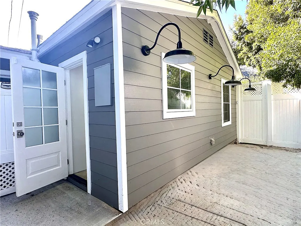 1 bed, 562 sqft, $2,995 — Photo 4