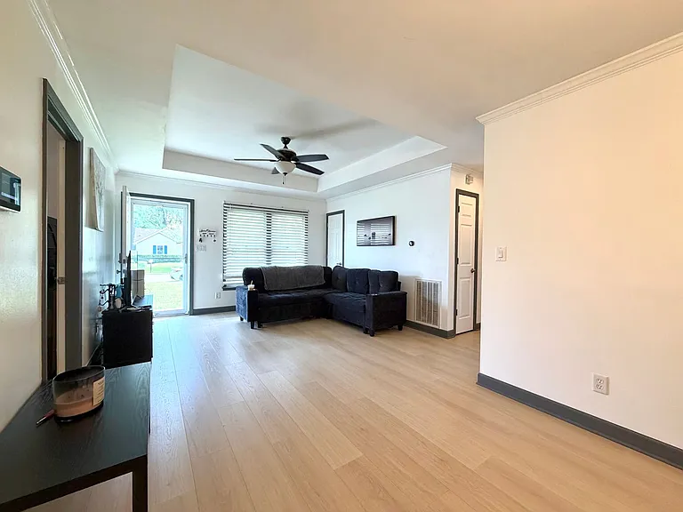 783 Princeton Cir — Photo 3