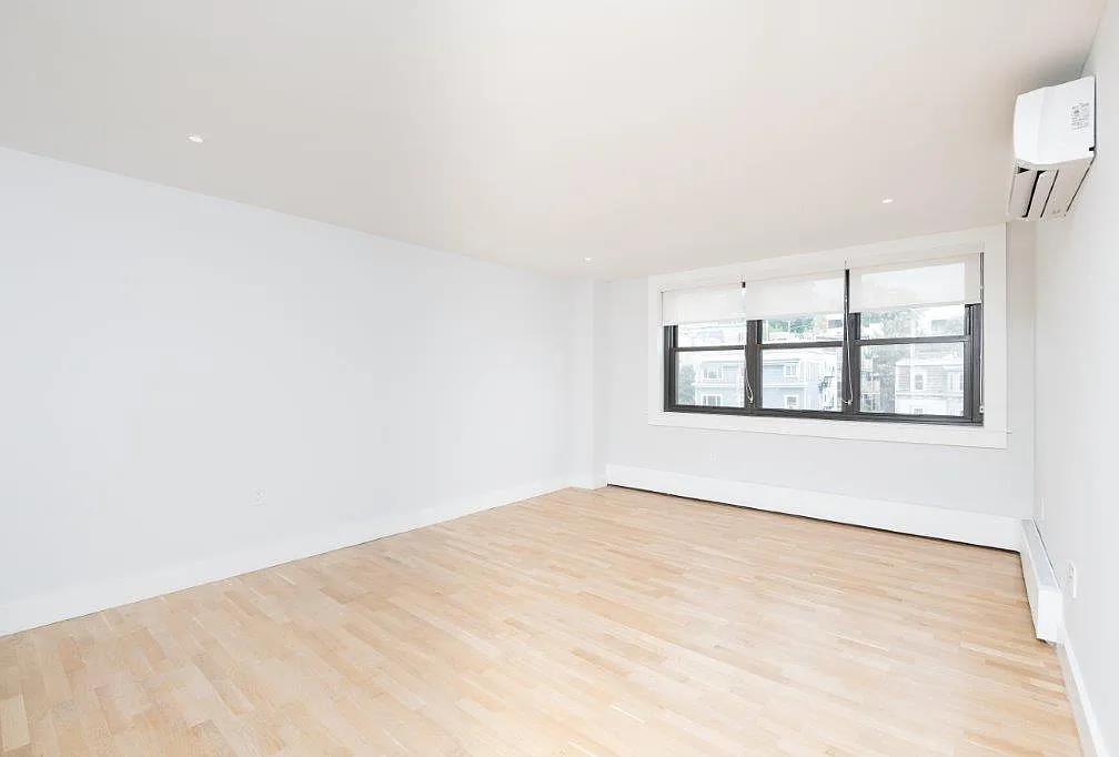 1 bed, 570 sqft, $3,015 — Photo 3