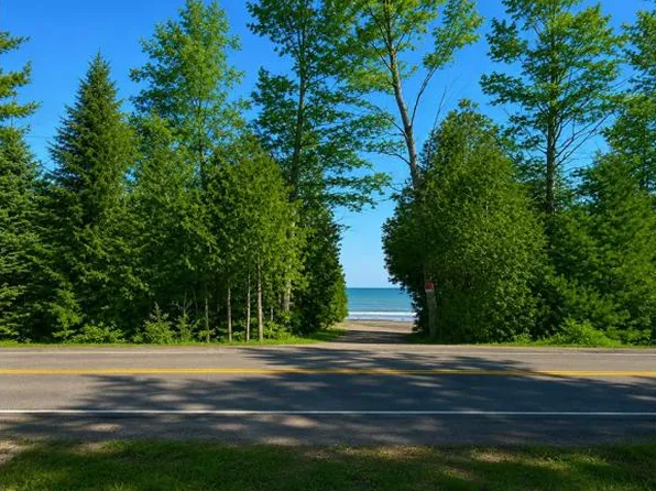 S Lakeshore Rd, Harbor Beach, MI 48441