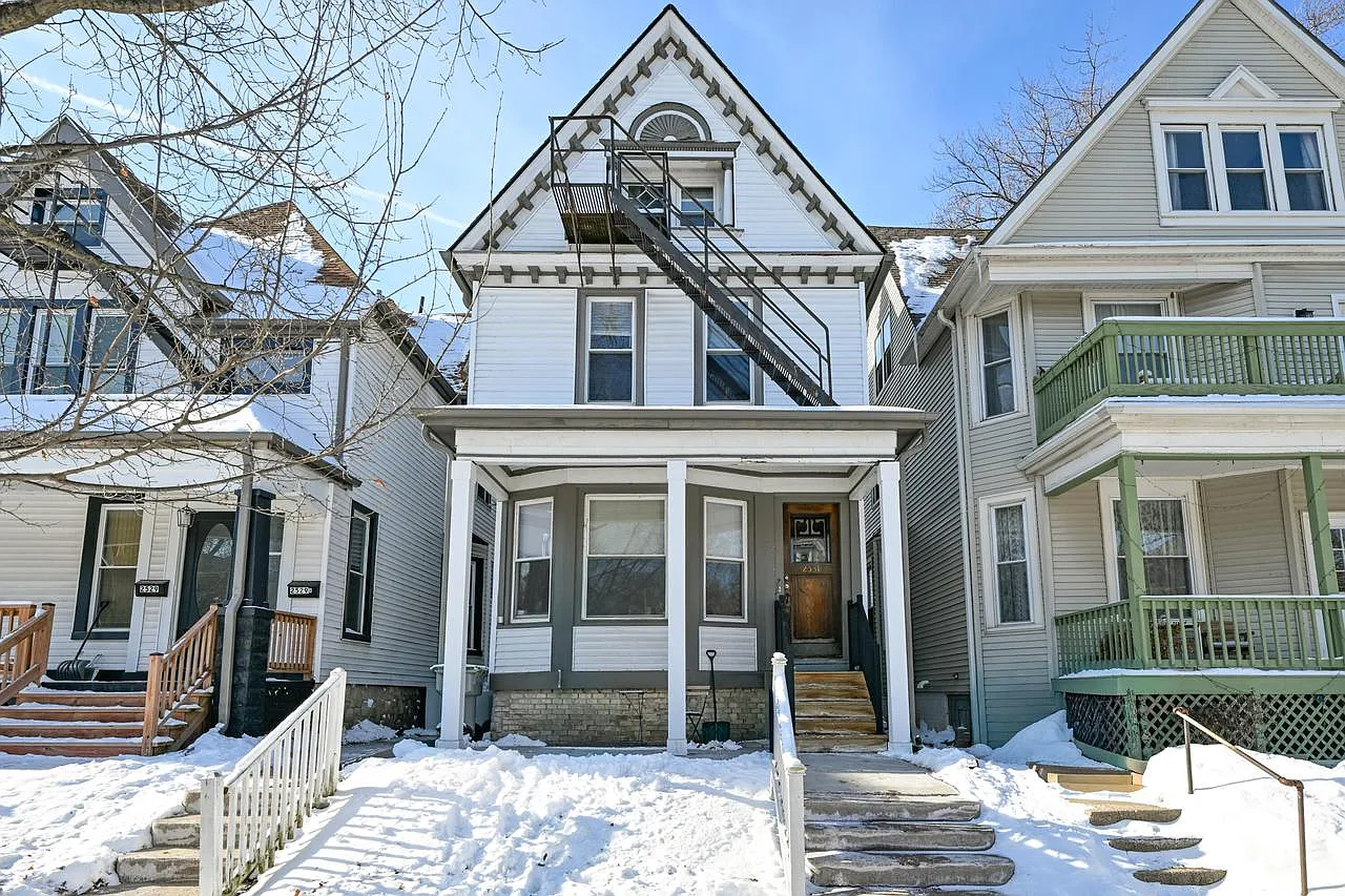 2531 North Murray AVENUE photo 1
