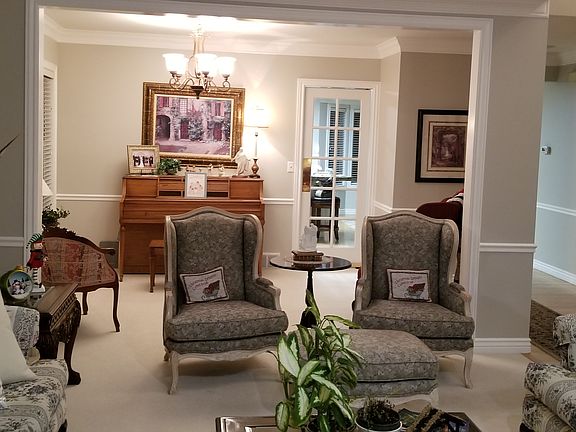 4th image of 2915 E Danish Brook Cir