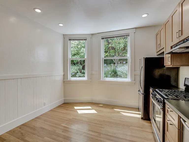 Eat-In Kitchen