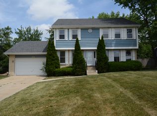 299 Terry Ln, Bloomingdale, IL 60108