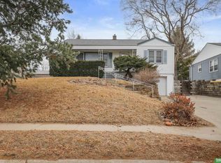 741 N 75th St, Omaha, NE 68114