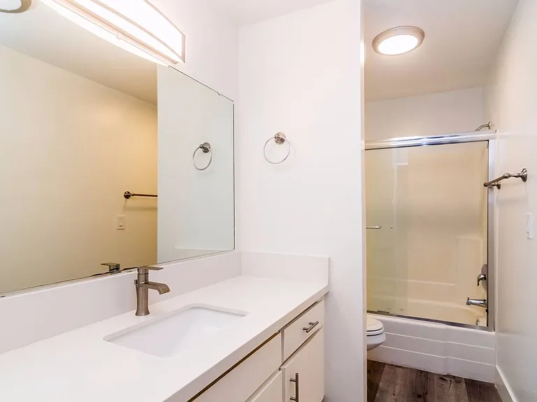 Montrose Villas — Photo 6