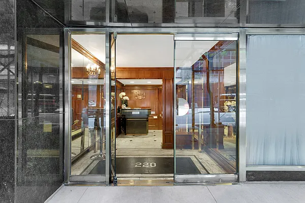 Sold by Cooper & Cooper Real Estate | media 6