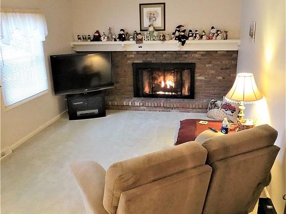 5th image of 9023 Echo Lake Dr NE