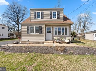 1012 Mearns Rd, Warminster, PA 18974