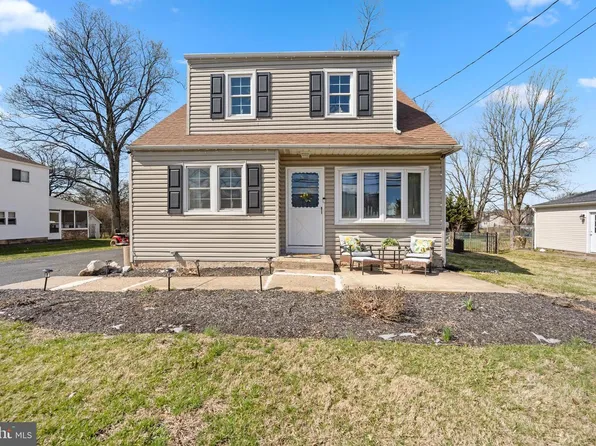 1012 Mearns Rd, Warminster, PA 18974