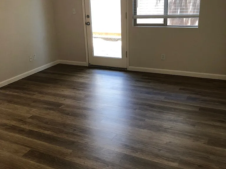 2482 Avignon Cir — Photo 9