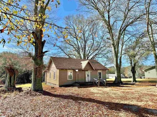 3072 Old Furnace Rd, Boiling Springs, SC 29316