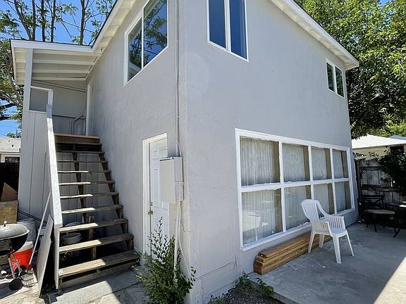 4th image of 520 32nd St #3