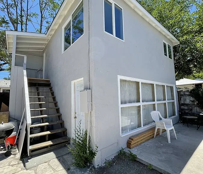 520 32nd St #3 — Photo 4