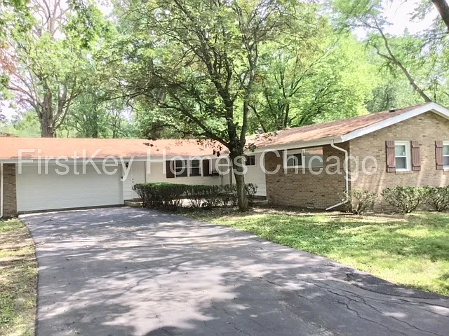 20725 Greenwood Dr photo 1