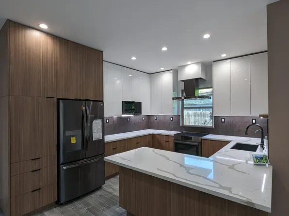 11477 Calvert St, North Hollywood, CA 91606