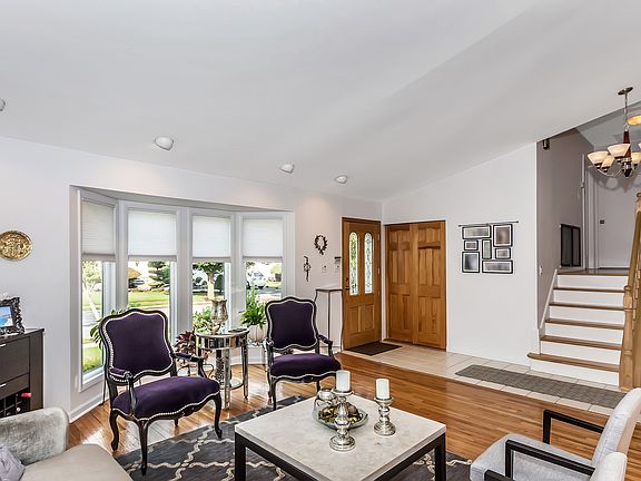 2nd image of 12 Weldon Ln