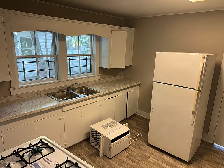 740 W Merrill St — Photo 16