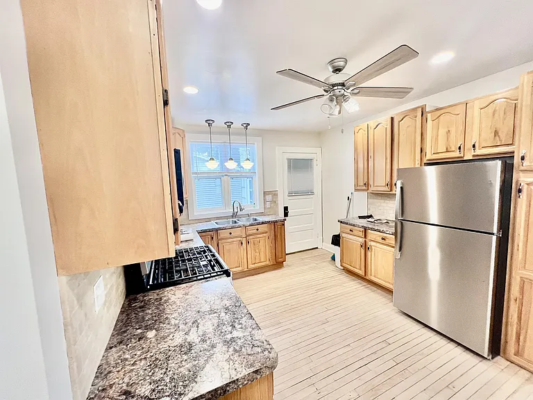714 N 9th St — Photo 10